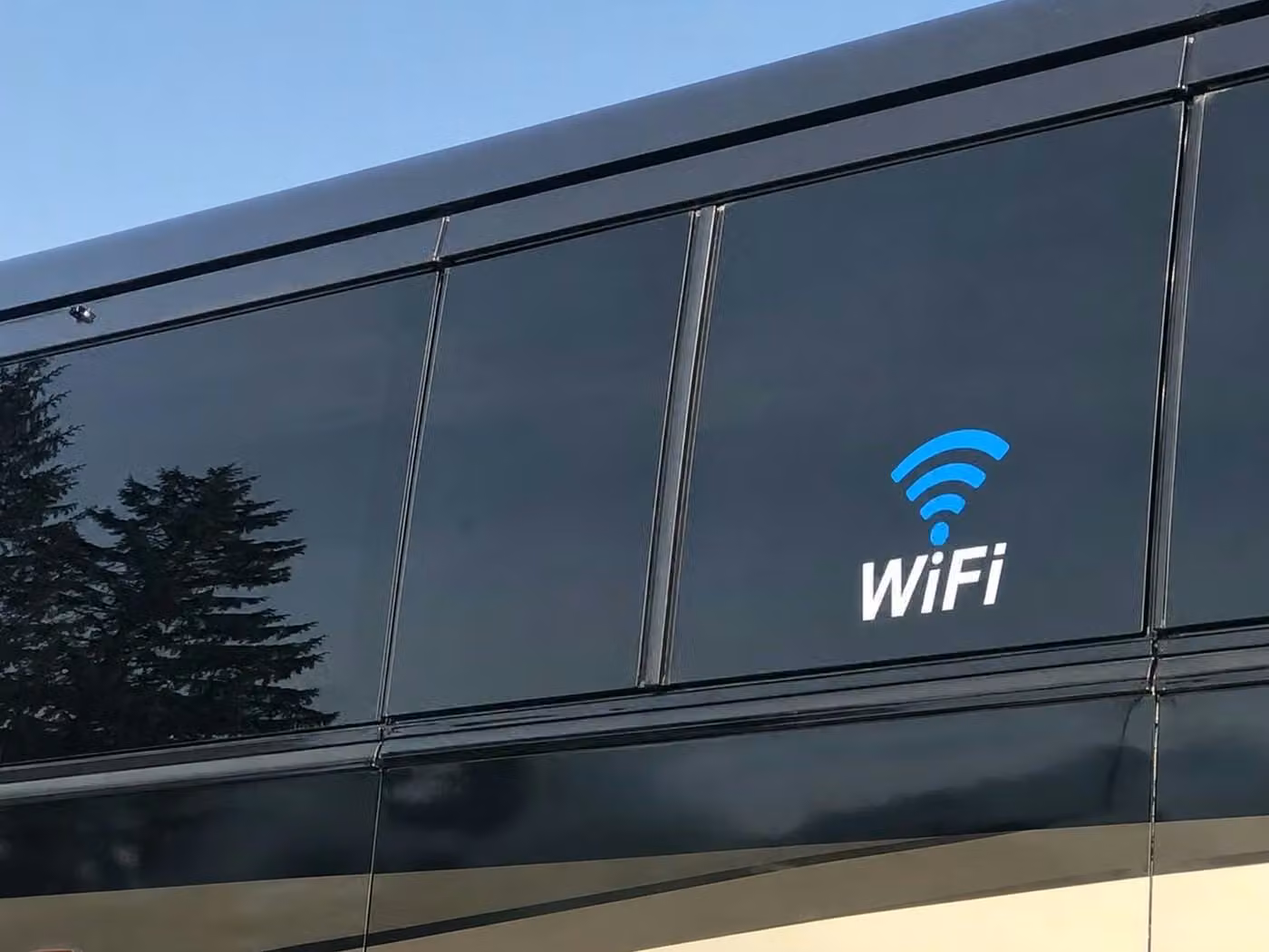 culver city 15 passenger minibus wifi