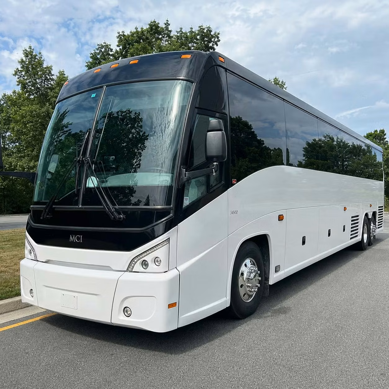 culver city vip sprinter limos and executive buses for artists and backstage guests